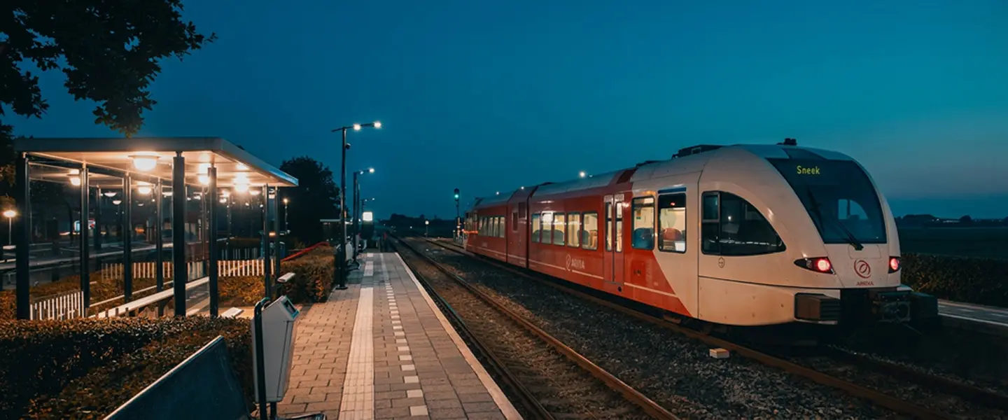 Smart Lighting for Train Stations & Railway Yards - Mantgum